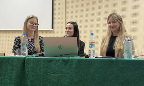 Studenckie Koło Naukowe „Kooperacja”: Anastazja Hukiewicz, Adrianna Piasecka, Anna
Wypych