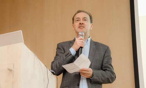 Dziekan Wydziału Nauk Społecznych dr hab. J. Bąbka, prof U