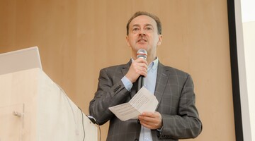 Dziekan Wydziału Nauk Społecznych dr hab. J. Bąbka, prof U